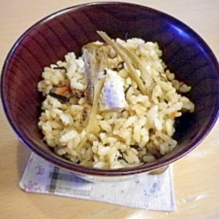 鶏ごぼうひじきの炊き込みご飯